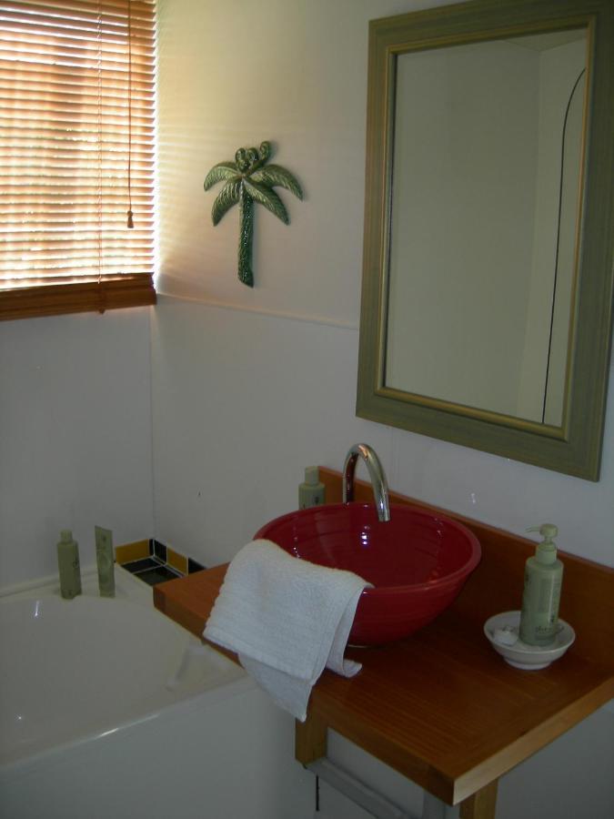 L'Abri Bed And Breakfast Akaroa Ngoại thất bức ảnh