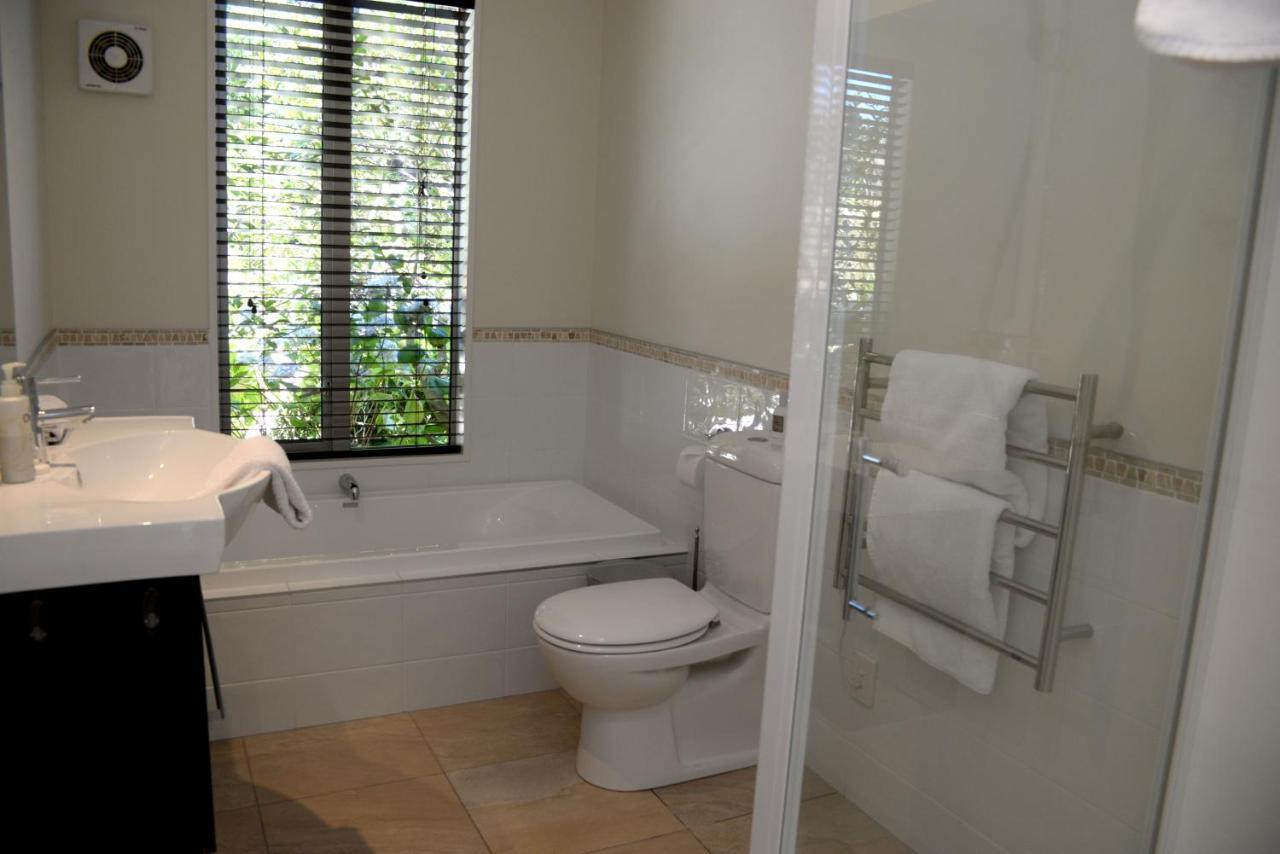 L'Abri Bed And Breakfast Akaroa Ngoại thất bức ảnh
